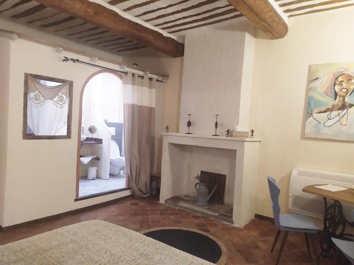 Chambre D'Hotes Face Au Lavoir Méthamis Dış mekan fotoğraf